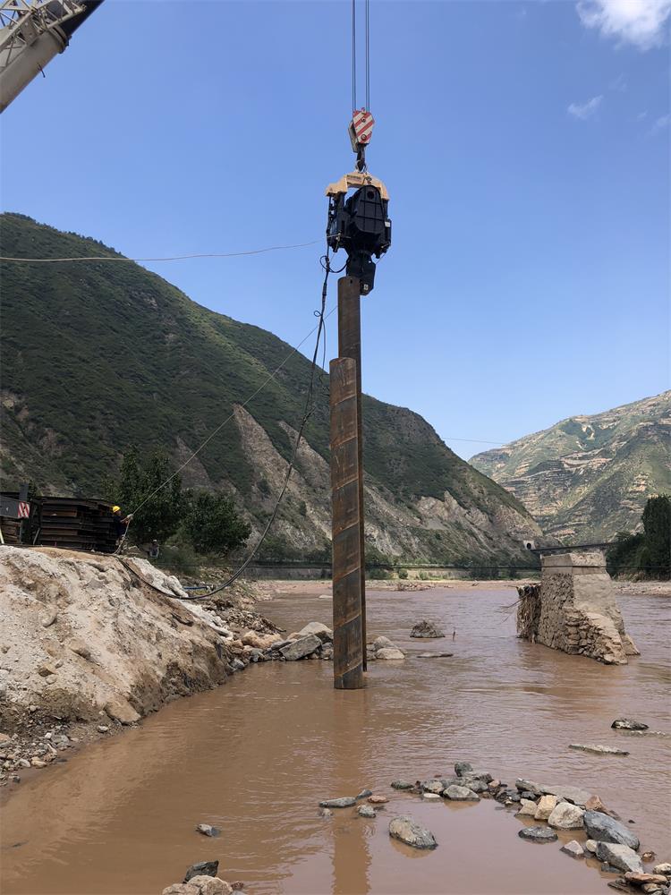 甘肅省天水元龍鎮渭河大橋81米鋼便橋